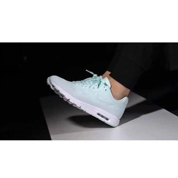 Nike Air Max 1 Ultra Moire Mint Green 6 US NWT Nike Air Max 1 Ultra Moire Mint Green 6 US NWT